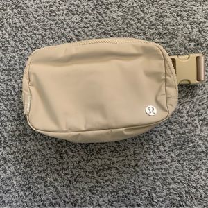 Everywhere Belt Bag 1L